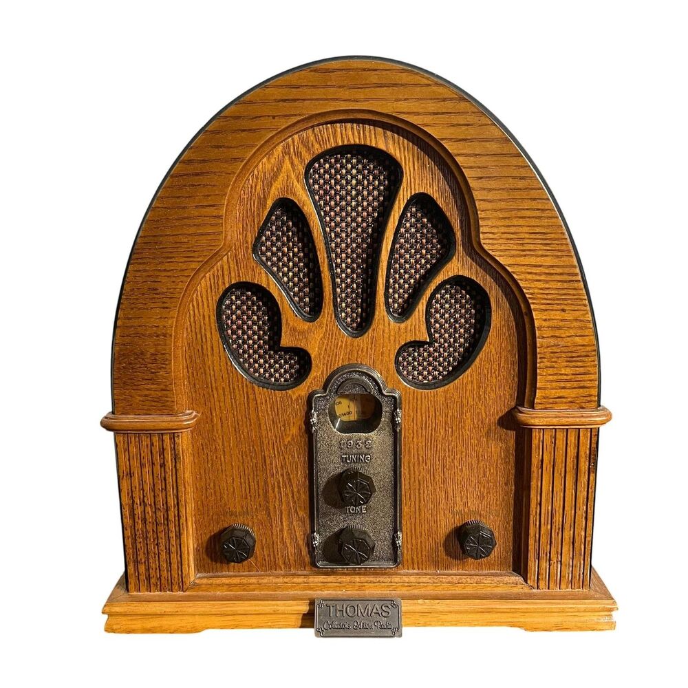 Thomas Collector's Edition Cathedral Tabletop AM FM Radio Cassette Wood